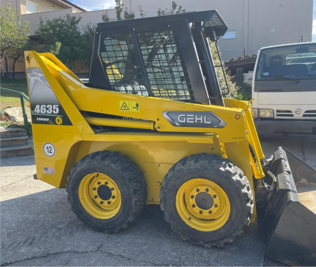 Eladó Gehl SL 4635T rakodó – felújított, kiváló állapotban