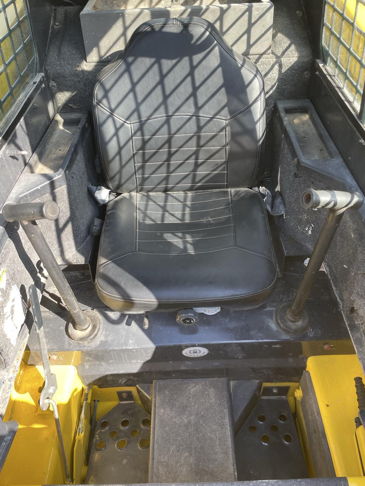 Eladó Gehl SL 4635T rakodó – felújított, kiváló állapotban